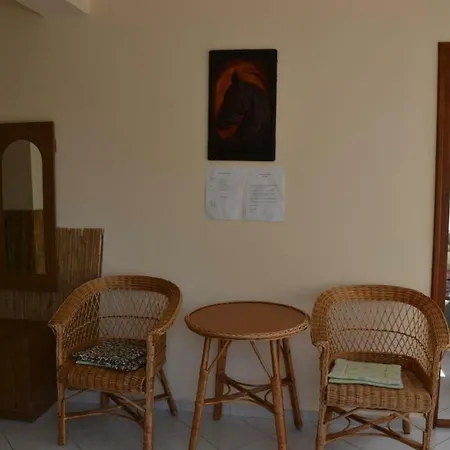 Arany Tisza Apartmanhaz Поросло